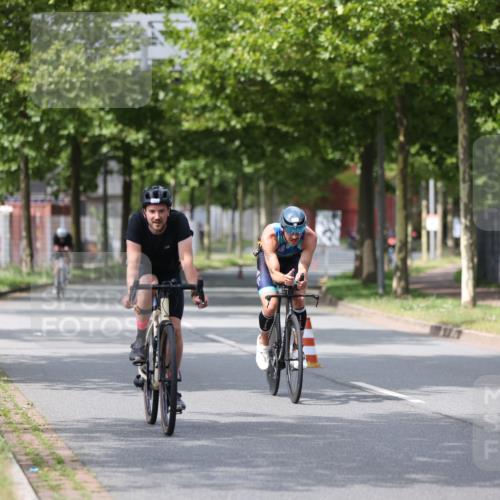 10.08.2025 - GEWOBA Citytriathlon Bremen Yannick Fuchs http://msf.ph/oto/8542114 10.08.2025 12:47:26 Radfahren 573, 645, 654, 675, 732, 751, 753, 792, 875, 981, 1013 meine-sportfotos.de
