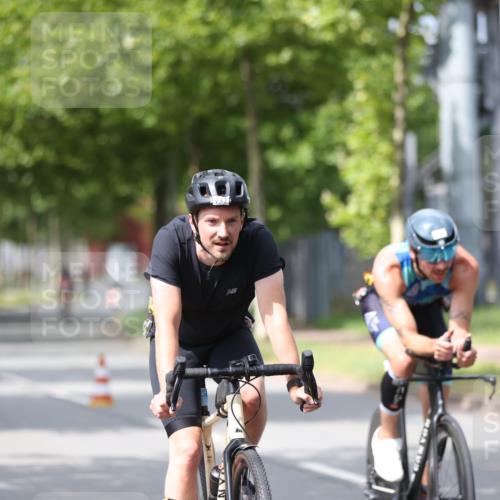 10.08.2025 - GEWOBA Citytriathlon Bremen Yannick Fuchs http://msf.ph/oto/8542122 10.08.2025 12:47:27 Radfahren 573, 645, 654, 675, 732, 751, 753, 792, 981, 1013 meine-sportfotos.de