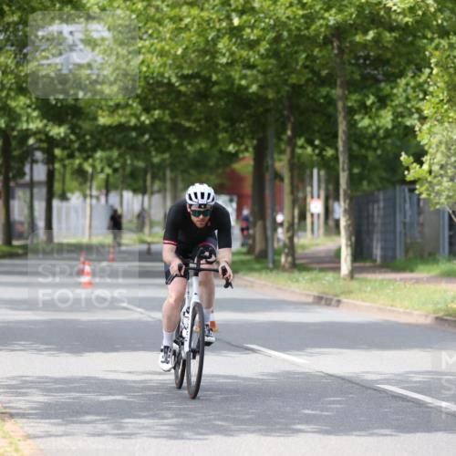 10.08.2025 - GEWOBA Citytriathlon Bremen Yannick Fuchs http://msf.ph/oto/8542147 10.08.2025 12:47:30 Radfahren 573, 645, 654, 732, 745, 753, 792, 981 meine-sportfotos.de