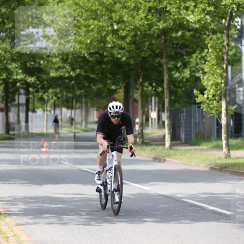 10.08.2025 - GEWOBA Citytriathlon Bremen Yannick Fuchs http://msf.ph/oto/8542150 10.08.2025 12:47:31 Radfahren 645, 654, 732, 745, 753, 792, 981 meine-sportfotos.de