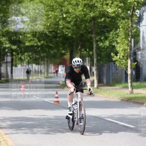 10.08.2025 - GEWOBA Citytriathlon Bremen Yannick Fuchs http://msf.ph/oto/8542152 10.08.2025 12:47:31 Radfahren 645, 654, 732, 745, 753, 792, 981 meine-sportfotos.de