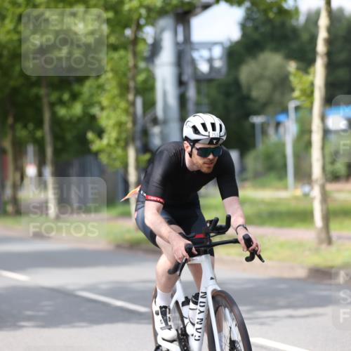 10.08.2025 - GEWOBA Citytriathlon Bremen Yannick Fuchs http://msf.ph/oto/8542156 10.08.2025 12:47:31 Radfahren 645, 654, 732, 745, 753, 792, 981 meine-sportfotos.de