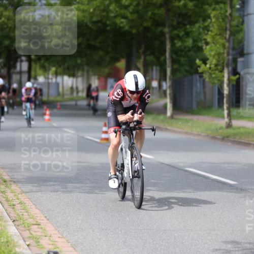 10.08.2025 - GEWOBA Citytriathlon Bremen Yannick Fuchs http://msf.ph/oto/8542198 10.08.2025 12:47:43 Radfahren 566, 587, 590, 679, 745, 753, 801, 884, 916, 943, 951 meine-sportfotos.de