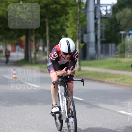 10.08.2025 - GEWOBA Citytriathlon Bremen Yannick Fuchs http://msf.ph/oto/8542205 10.08.2025 12:47:43 Radfahren 566, 587, 590, 679, 745, 753, 801, 884, 916, 943, 951 meine-sportfotos.de