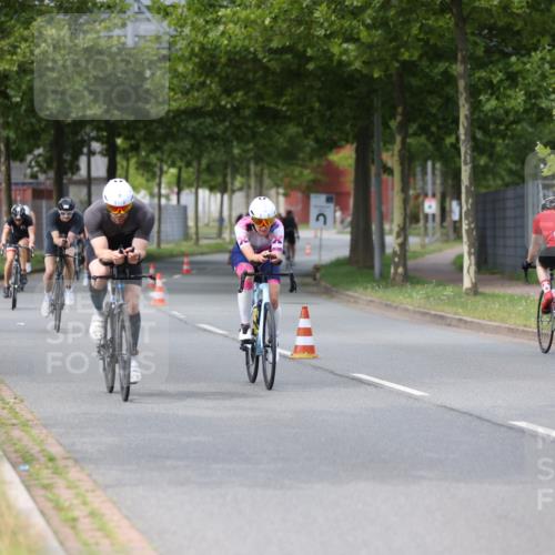 10.08.2025 - GEWOBA Citytriathlon Bremen Yannick Fuchs http://msf.ph/oto/8542214 10.08.2025 12:47:44 Radfahren 566, 587, 590, 679, 745, 753, 801, 884, 916, 943, 951 meine-sportfotos.de