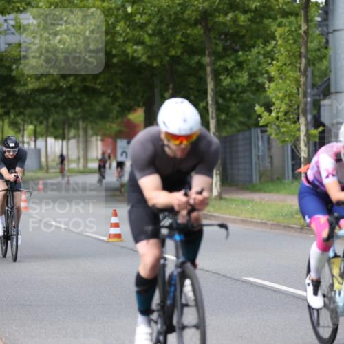 10.08.2025 - GEWOBA Citytriathlon Bremen Yannick Fuchs http://msf.ph/oto/8542233 10.08.2025 12:47:45 Radfahren 566, 587, 590, 679, 745, 801, 884, 916, 943, 951 meine-sportfotos.de