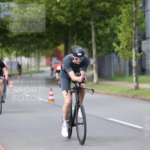 10.08.2025 - GEWOBA Citytriathlon Bremen Yannick Fuchs http://msf.ph/oto/8542251 10.08.2025 12:47:46 Radfahren 566, 587, 590, 679, 745, 801, 884, 916, 943, 951 meine-sportfotos.de