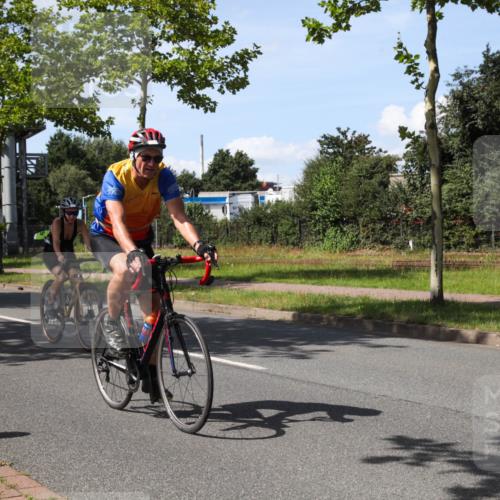 10.08.2025 - GEWOBA Citytriathlon Bremen Yannick Fuchs http://msf.ph/oto/8542312 10.08.2025 14:31:45 Radfahren 271, 324, 379, 439, 459, 475, 485, 520 meine-sportfotos.de