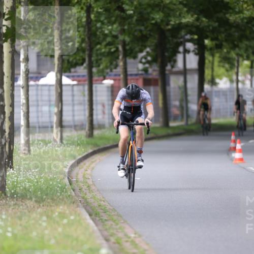 10.08.2025 - GEWOBA Citytriathlon Bremen Yannick Fuchs http://msf.ph/oto/8542321 10.08.2025 12:47:54 Radfahren 566, 587, 590, 679, 767, 801, 884, 916, 941, 943, 951 meine-sportfotos.de