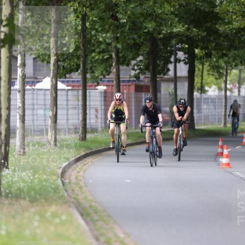 10.08.2025 - GEWOBA Citytriathlon Bremen Yannick Fuchs http://msf.ph/oto/8542349 10.08.2025 12:47:57 Radfahren 566, 587, 590, 656, 679, 767, 801, 884, 916, 941, 943, 951 meine-sportfotos.de
