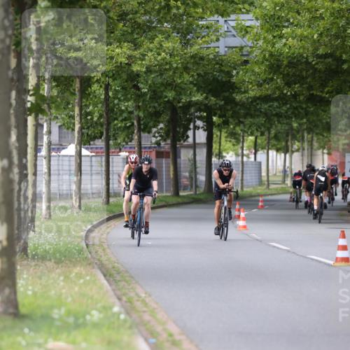 10.08.2025 - GEWOBA Citytriathlon Bremen Yannick Fuchs http://msf.ph/oto/8542362 10.08.2025 12:47:59 Radfahren 566, 587, 590, 656, 679, 767, 884, 916, 927, 941, 943, 951 meine-sportfotos.de