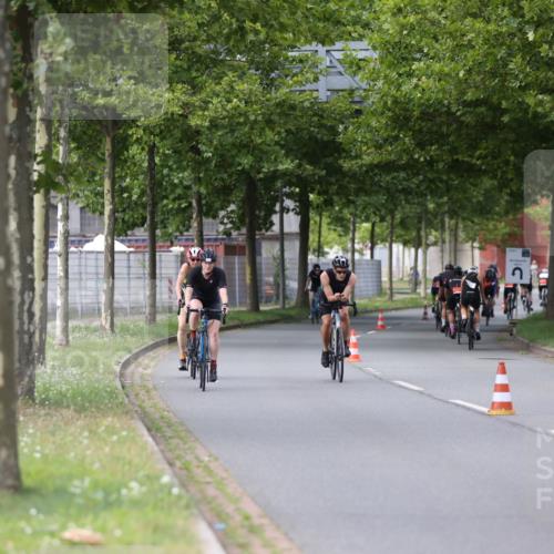 10.08.2025 - GEWOBA Citytriathlon Bremen Yannick Fuchs http://msf.ph/oto/8542366 10.08.2025 12:47:59 Radfahren 566, 587, 590, 656, 679, 767, 884, 916, 927, 941, 943, 951 meine-sportfotos.de