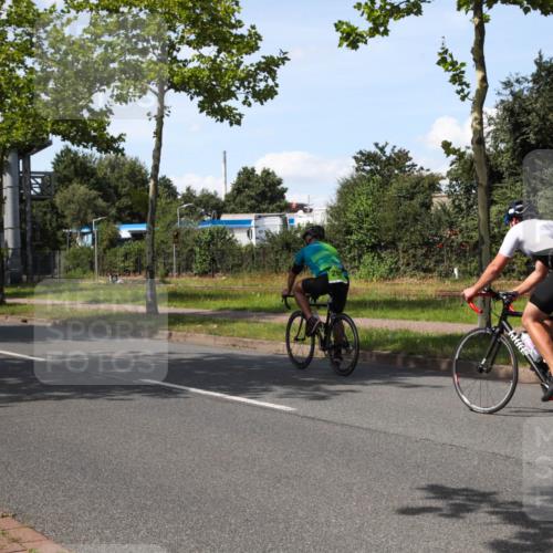 10.08.2025 - GEWOBA Citytriathlon Bremen Yannick Fuchs http://msf.ph/oto/8542385 10.08.2025 14:32:11 Radfahren 104, 105, 113, 344, 355, 359, 362, 366, 370, 376, 411, 433, 463, 489, 496, 508 meine-sportfotos.de