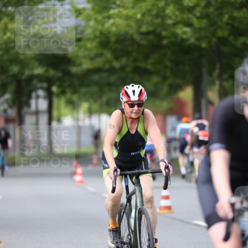 10.08.2025 - GEWOBA Citytriathlon Bremen Yannick Fuchs http://msf.ph/oto/8542394 10.08.2025 12:48:02 Radfahren 587, 656, 679, 699, 767, 884, 916, 927, 941, 943 meine-sportfotos.de