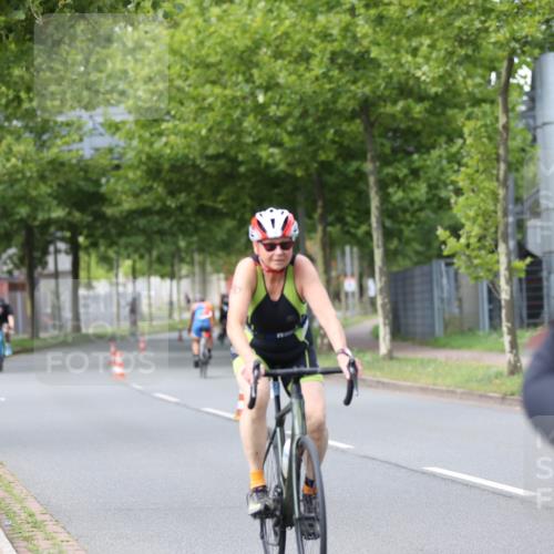10.08.2025 - GEWOBA Citytriathlon Bremen Yannick Fuchs http://msf.ph/oto/8542402 10.08.2025 12:48:02 Radfahren 587, 656, 679, 699, 767, 884, 916, 927, 941, 943 meine-sportfotos.de