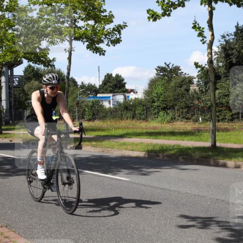 10.08.2025 - GEWOBA Citytriathlon Bremen Yannick Fuchs http://msf.ph/oto/8542406 10.08.2025 14:32:17 Radfahren 104, 105, 113, 284, 299, 344, 355, 359, 362, 366, 370, 376, 411, 433, 463, 489, 508 meine-sportfotos.de