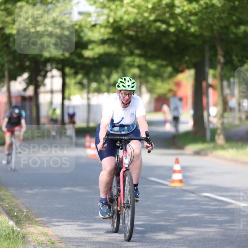 10.08.2025 - GEWOBA Citytriathlon Bremen Yannick Fuchs http://msf.ph/oto/8542412 10.08.2025 10:40:43 Radfahren 23, 67, 73, 141, 368, 431, 505 meine-sportfotos.de