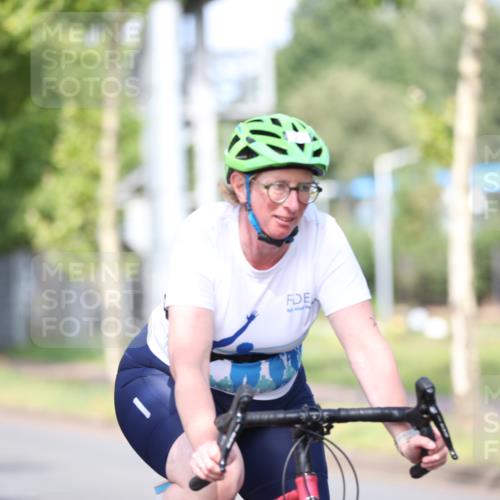 10.08.2025 - GEWOBA Citytriathlon Bremen Yannick Fuchs http://msf.ph/oto/8542422 10.08.2025 10:40:44 Radfahren 23, 67, 73, 141, 368, 431, 505 meine-sportfotos.de