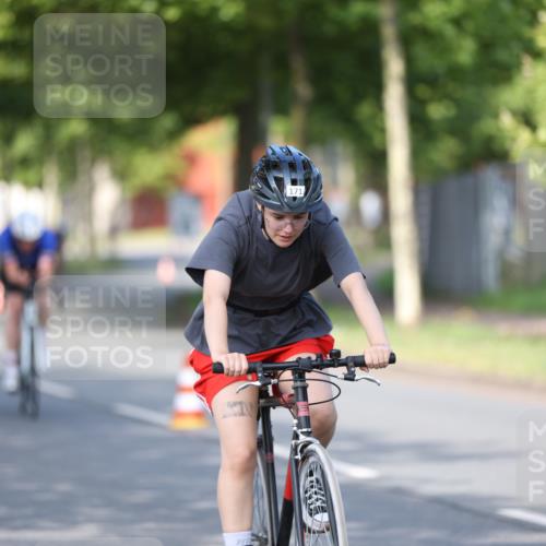 10.08.2025 - GEWOBA Citytriathlon Bremen Yannick Fuchs http://msf.ph/oto/8542431 10.08.2025 10:40:46 Radfahren 23, 67, 73, 141, 368, 431, 505 meine-sportfotos.de