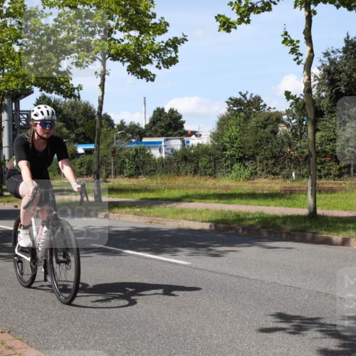 10.08.2025 - GEWOBA Citytriathlon Bremen Yannick Fuchs http://msf.ph/oto/8542442 10.08.2025 14:32:24 Radfahren 105, 113, 284, 299, 344, 355, 362, 366, 370, 393, 433, 463, 489, 508 meine-sportfotos.de