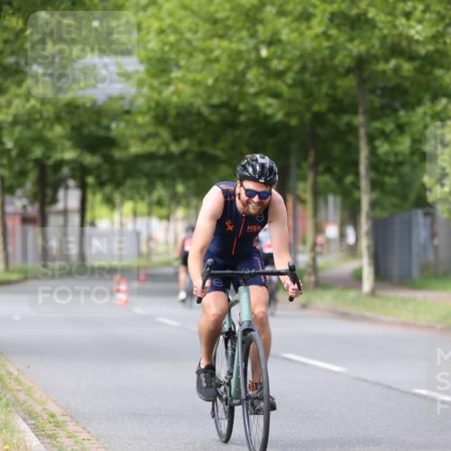 10.08.2025 - GEWOBA Citytriathlon Bremen Yannick Fuchs http://msf.ph/oto/8542466 10.08.2025 12:48:15 Radfahren 656, 699, 927 meine-sportfotos.de