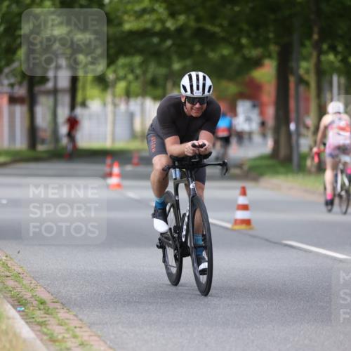 10.08.2025 - GEWOBA Citytriathlon Bremen Yannick Fuchs http://msf.ph/oto/8542481 10.08.2025 12:48:28 Radfahren 630, 839, 876, 1026 meine-sportfotos.de