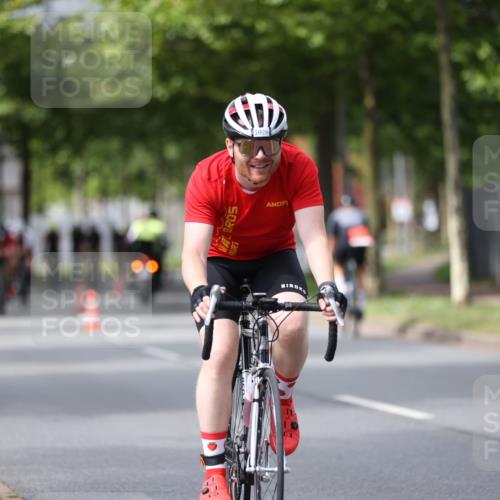 10.08.2025 - GEWOBA Citytriathlon Bremen Yannick Fuchs http://msf.ph/oto/8542514 10.08.2025 12:48:36 Radfahren 564, 616, 627, 630, 657, 687, 717, 793, 839, 857, 876, 897, 932, 1026 meine-sportfotos.de