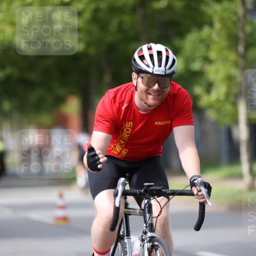10.08.2025 - GEWOBA Citytriathlon Bremen Yannick Fuchs http://msf.ph/oto/8542521 10.08.2025 12:48:36 Radfahren 564, 616, 627, 630, 657, 687, 717, 793, 839, 857, 876, 897, 932, 1026 meine-sportfotos.de
