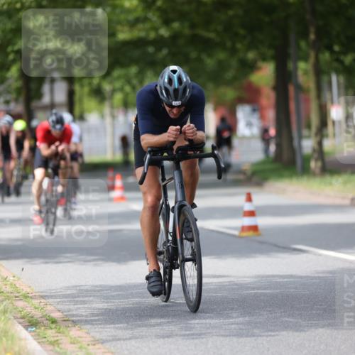 10.08.2025 - GEWOBA Citytriathlon Bremen Yannick Fuchs http://msf.ph/oto/8542530 10.08.2025 12:48:38 Radfahren 564, 616, 627, 630, 655, 657, 687, 717, 793, 839, 857, 876, 897, 932, 1026 meine-sportfotos.de