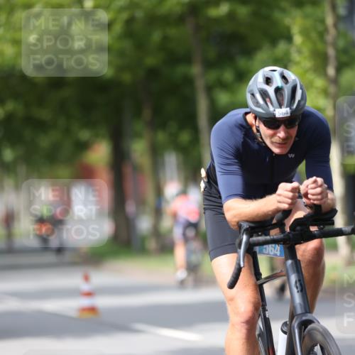 10.08.2025 - GEWOBA Citytriathlon Bremen Yannick Fuchs http://msf.ph/oto/8542544 10.08.2025 12:48:39 Radfahren 564, 616, 621, 627, 630, 655, 657, 687, 717, 793, 839, 857, 876, 897, 932, 1026 meine-sportfotos.de