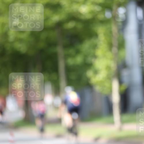 10.08.2025 - GEWOBA Citytriathlon Bremen Yannick Fuchs http://msf.ph/oto/8542549 10.08.2025 12:48:39 Radfahren 564, 616, 621, 627, 630, 655, 657, 687, 717, 793, 839, 857, 876, 897, 932, 1026 meine-sportfotos.de
