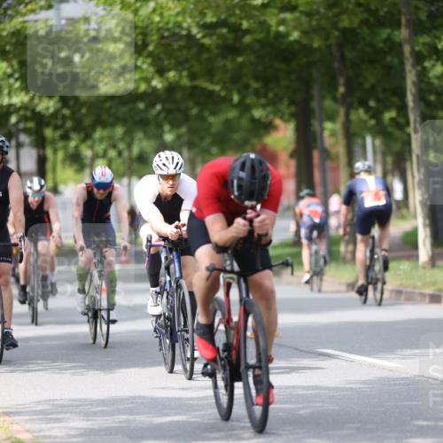 10.08.2025 - GEWOBA Citytriathlon Bremen Yannick Fuchs http://msf.ph/oto/8542558 10.08.2025 12:48:40 Radfahren 564, 616, 621, 627, 630, 655, 657, 687, 717, 793, 839, 857, 876, 897, 932, 1026 meine-sportfotos.de