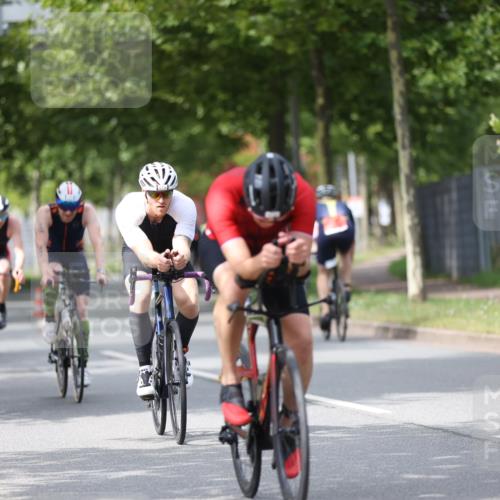 10.08.2025 - GEWOBA Citytriathlon Bremen Yannick Fuchs http://msf.ph/oto/8542561 10.08.2025 12:48:40 Radfahren 564, 616, 621, 627, 630, 655, 657, 687, 717, 793, 839, 857, 876, 897, 932, 1026 meine-sportfotos.de