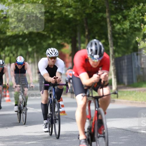 10.08.2025 - GEWOBA Citytriathlon Bremen Yannick Fuchs http://msf.ph/oto/8542565 10.08.2025 12:48:40 Radfahren 564, 616, 621, 627, 630, 655, 657, 687, 717, 793, 839, 857, 876, 897, 932, 1026 meine-sportfotos.de