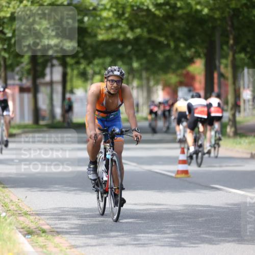 10.08.2025 - GEWOBA Citytriathlon Bremen Yannick Fuchs http://msf.ph/oto/8542634 10.08.2025 12:48:48 Radfahren 564, 578, 616, 621, 627, 630, 649, 655, 657, 687, 717, 788, 793, 857, 876, 897, 932, 1026 meine-sportfotos.de