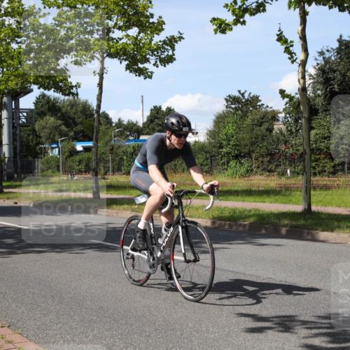 10.08.2025 - GEWOBA Citytriathlon Bremen Yannick Fuchs http://msf.ph/oto/8542642 10.08.2025 14:32:50 Radfahren 15, 82, 96, 118, 122, 243, 357, 387, 420, 435, 501 meine-sportfotos.de