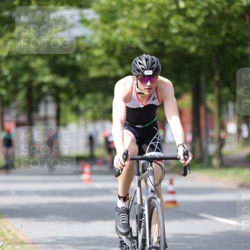 10.08.2025 - GEWOBA Citytriathlon Bremen Yannick Fuchs http://msf.ph/oto/8542673 10.08.2025 12:48:51 Radfahren 564, 578, 616, 621, 627, 630, 641, 649, 655, 657, 682, 687, 717, 788, 793, 857, 863, 876, 897, 932, 1010 meine-sportfotos.de