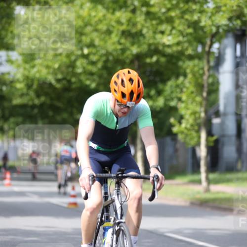 10.08.2025 - GEWOBA Citytriathlon Bremen Yannick Fuchs http://msf.ph/oto/8542711 10.08.2025 12:48:57 Radfahren 578, 621, 627, 641, 649, 655, 682, 788, 857, 863, 932, 950, 1010, 1027 meine-sportfotos.de