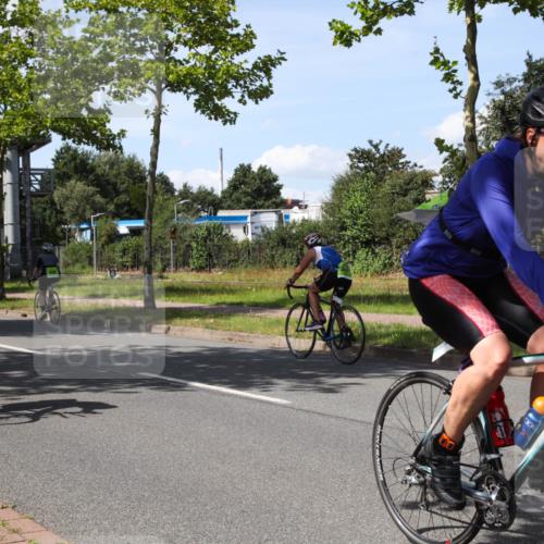 10.08.2025 - GEWOBA Citytriathlon Bremen Yannick Fuchs http://msf.ph/oto/8542722 10.08.2025 14:33:00 Radfahren 14, 15, 37, 82, 93, 96, 118, 122, 243, 357, 387, 473, 501 meine-sportfotos.de
