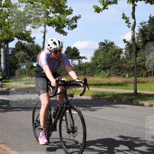 10.08.2025 - GEWOBA Citytriathlon Bremen Yannick Fuchs http://msf.ph/oto/8542728 10.08.2025 14:33:00 Radfahren 14, 15, 37, 82, 93, 96, 118, 122, 243, 357, 387, 473, 501 meine-sportfotos.de