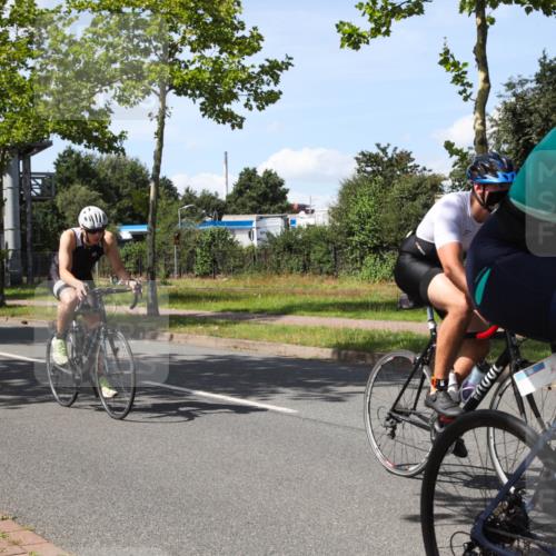 10.08.2025 - GEWOBA Citytriathlon Bremen Yannick Fuchs http://msf.ph/oto/8542760 10.08.2025 14:33:03 Radfahren 14, 15, 37, 82, 93, 118, 122, 207, 357, 387, 473, 501 meine-sportfotos.de