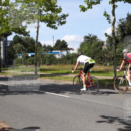 10.08.2025 - GEWOBA Citytriathlon Bremen Yannick Fuchs http://msf.ph/oto/8542771 10.08.2025 14:33:04 Radfahren 14, 15, 37, 82, 93, 122, 207, 357, 387, 473, 501 meine-sportfotos.de