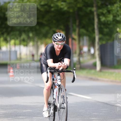 10.08.2025 - GEWOBA Citytriathlon Bremen Yannick Fuchs http://msf.ph/oto/8542790 10.08.2025 12:49:08 Radfahren 593, 641, 649, 682, 788, 806, 840, 863, 950, 1010, 1027 meine-sportfotos.de