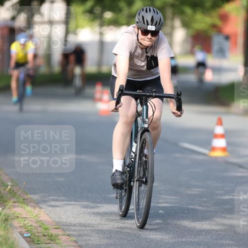 10.08.2025 - GEWOBA Citytriathlon Bremen Yannick Fuchs http://msf.ph/oto/8542840 10.08.2025 10:42:29 Radfahren 13, 17, 25, 89, 131, 167, 175, 189, 199 meine-sportfotos.de