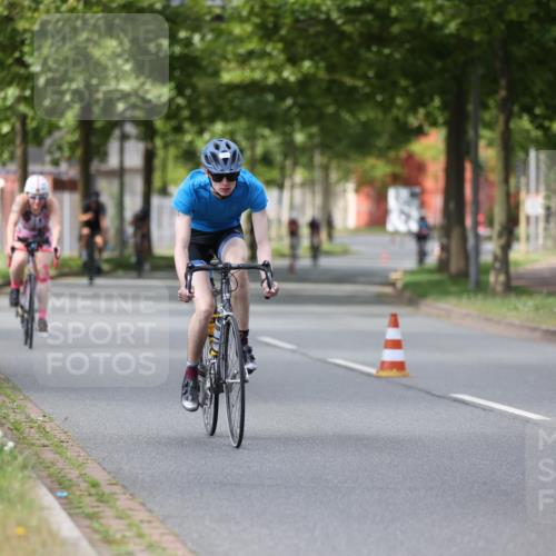 10.08.2025 - GEWOBA Citytriathlon Bremen Yannick Fuchs http://msf.ph/oto/8542845 10.08.2025 12:49:21 Radfahren 560, 593, 702, 774, 806, 840, 841, 888, 942 meine-sportfotos.de