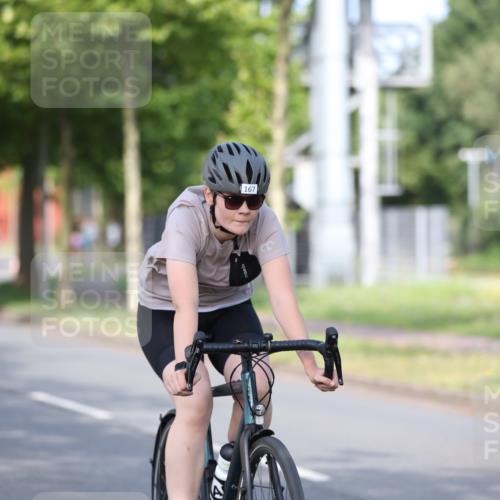 10.08.2025 - GEWOBA Citytriathlon Bremen Yannick Fuchs http://msf.ph/oto/8542851 10.08.2025 10:42:30 Radfahren 13, 17, 25, 89, 167, 175, 189, 199 meine-sportfotos.de