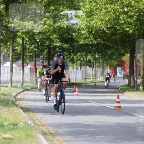 10.08.2025 - GEWOBA Citytriathlon Bremen Yannick Fuchs http://msf.ph/oto/8542887 10.08.2025 12:49:26 Radfahren 560, 593, 702, 715, 774, 806, 840, 841, 888, 942 meine-sportfotos.de