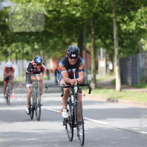 10.08.2025 - GEWOBA Citytriathlon Bremen Yannick Fuchs http://msf.ph/oto/8542904 10.08.2025 12:49:28 Radfahren 560, 593, 702, 715, 774, 806, 840, 841, 873, 888, 942 meine-sportfotos.de