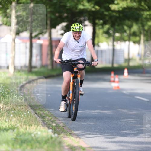 10.08.2025 - GEWOBA Citytriathlon Bremen Yannick Fuchs http://msf.ph/oto/8542915 10.08.2025 10:42:45 Radfahren 13, 17, 175, 199 meine-sportfotos.de
