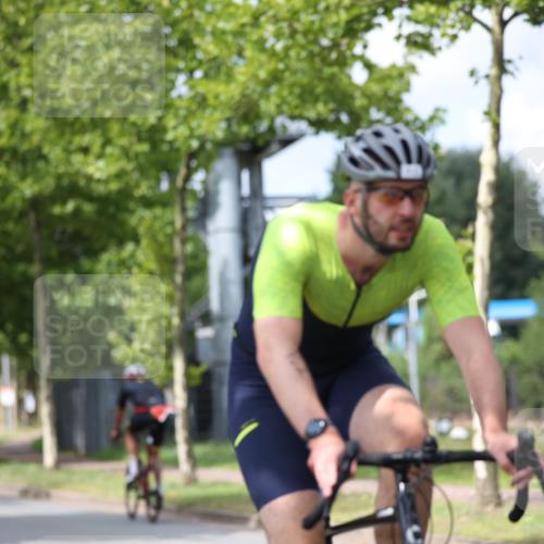 10.08.2025 - GEWOBA Citytriathlon Bremen Yannick Fuchs http://msf.ph/oto/8542934 10.08.2025 12:49:31 Radfahren 560, 593, 637, 702, 715, 774, 806, 840, 841, 873, 888, 922, 942 meine-sportfotos.de